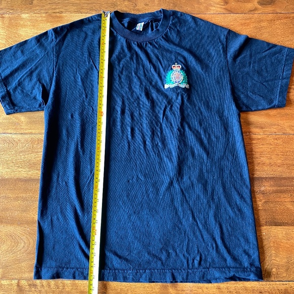 AAA RCMP Tee-shirt, with crest.  Men's Large, black, 100% cotton.  Pre-owned. - Picture 2 of 6